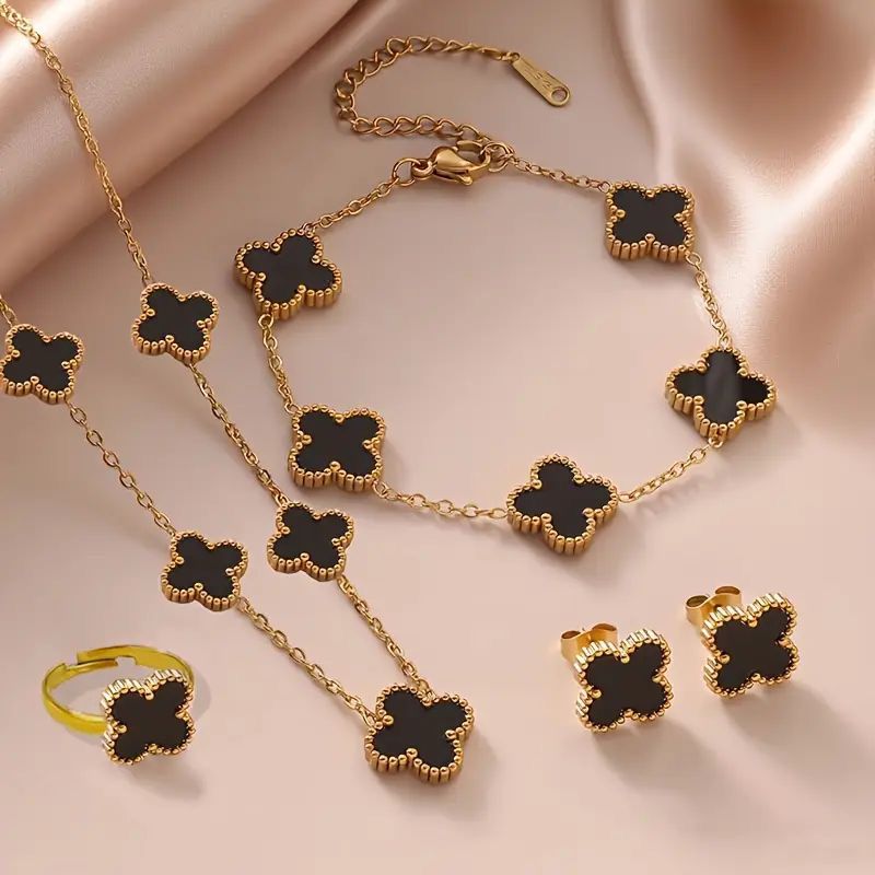 Black Clover Set