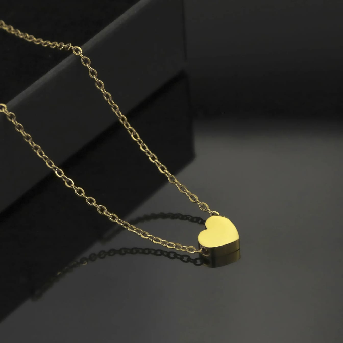 Dainty Heart Chain